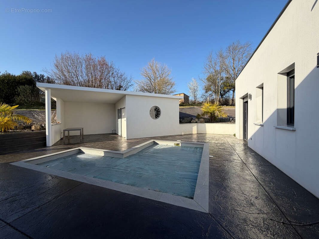 Maison à vendre, 189m², Abrest