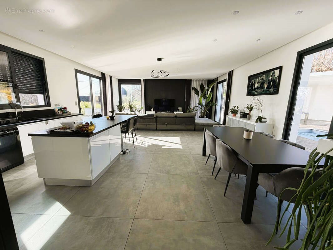 Maison à vendre, 189m², Abrest