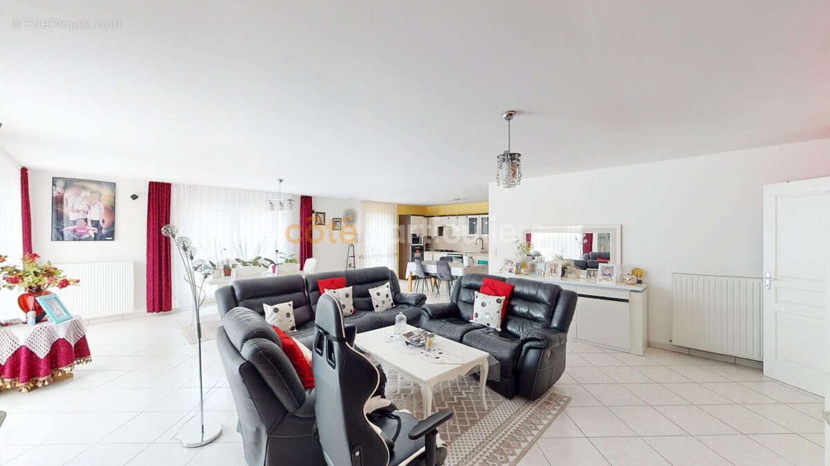 Maison à vendre, 198m², Mortagne-sur-Sèvre