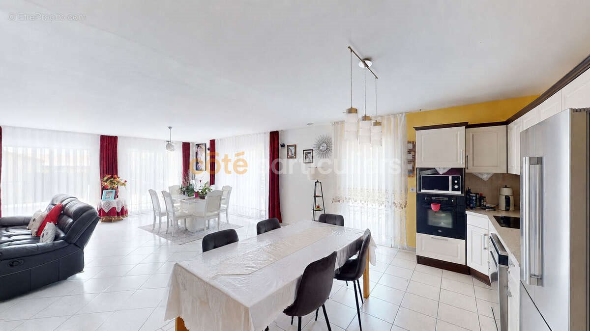 Maison à vendre, 198m², Mortagne-sur-Sèvre