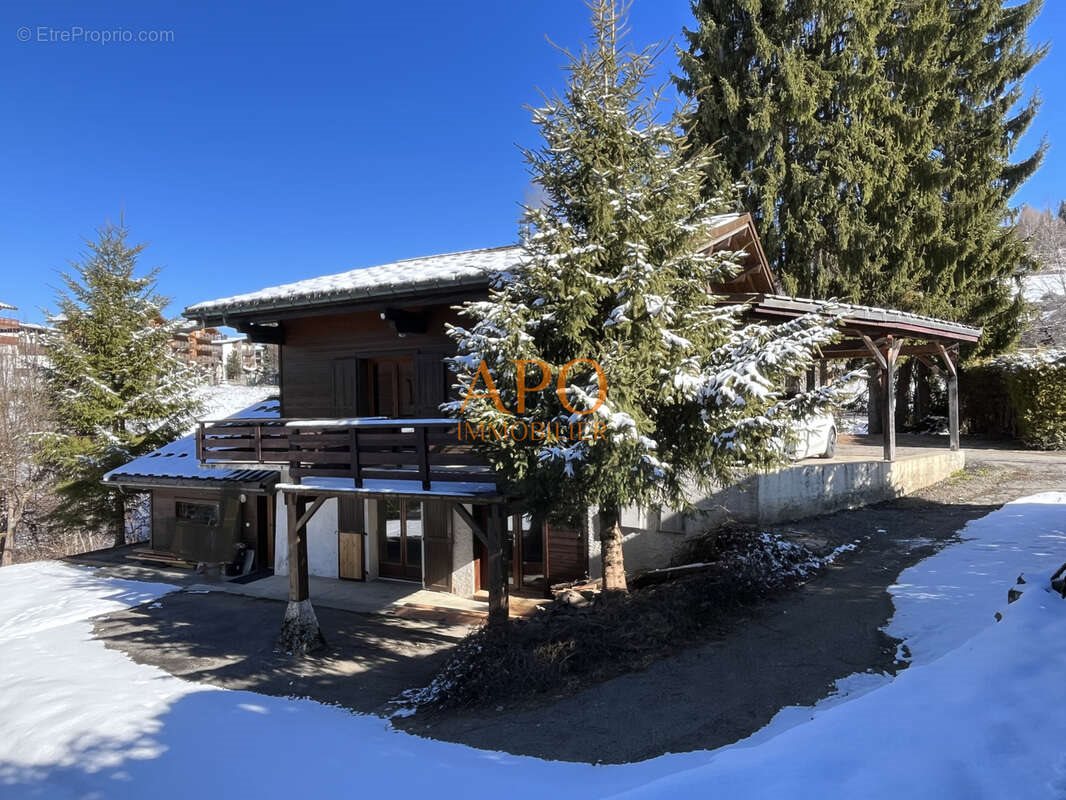Appartement à vendre, 150m², Arâches-la-Frasse (Les Carroz d'Arâches)