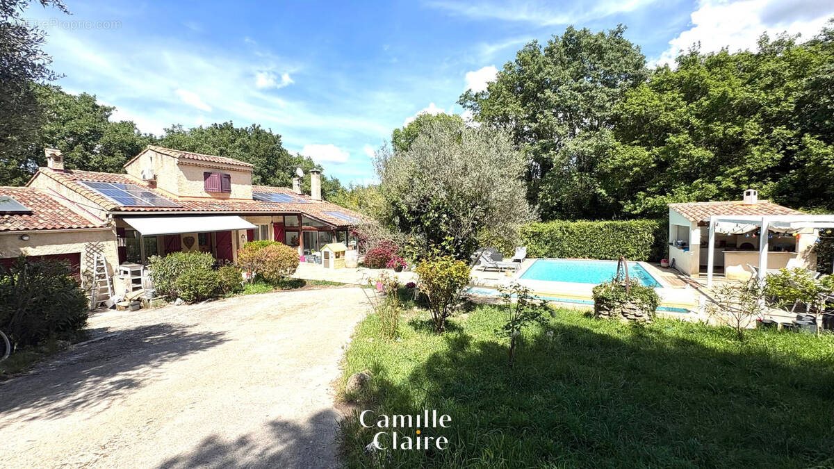 Maison à vendre, 130m², Mimet