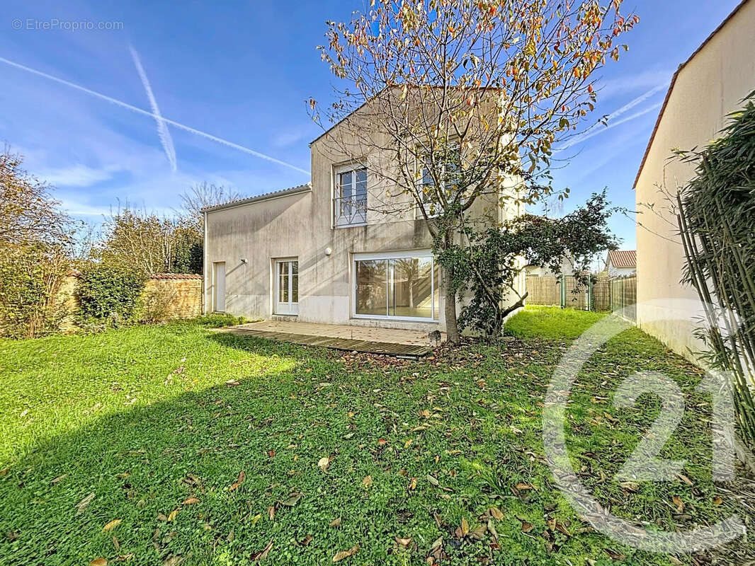 Maison à vendre, 109m², Gond-Pontouvre