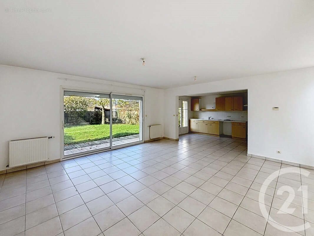 Maison à vendre, 109m², Gond-Pontouvre