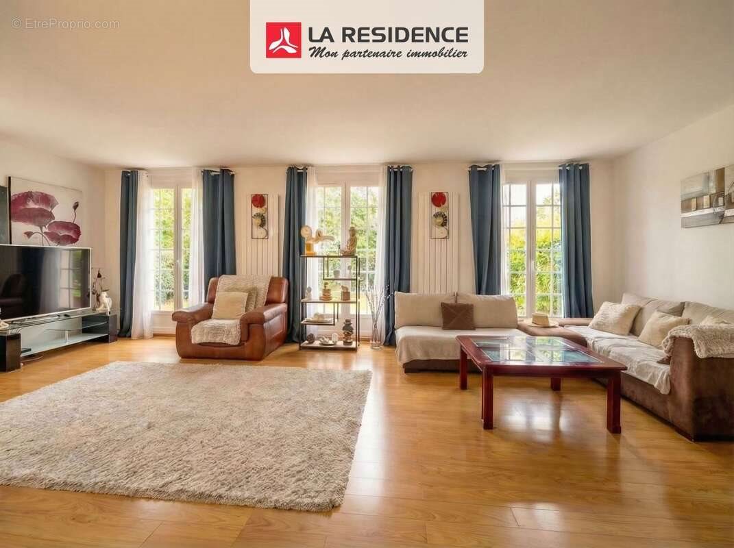 Maison à vendre, 152m², Bû