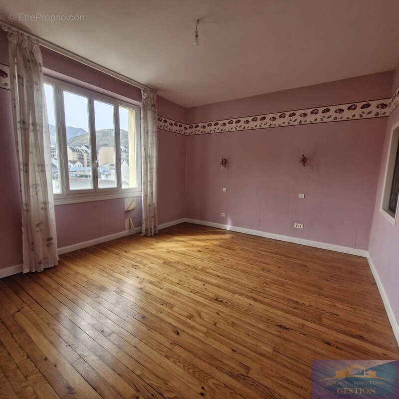 Appartement à vendre, 129m², Lourdes