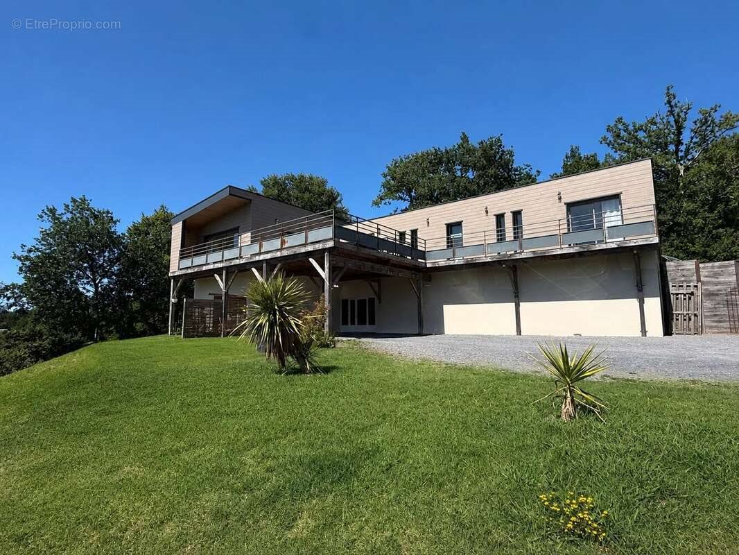 Maison à vendre, 157m², Nogaro