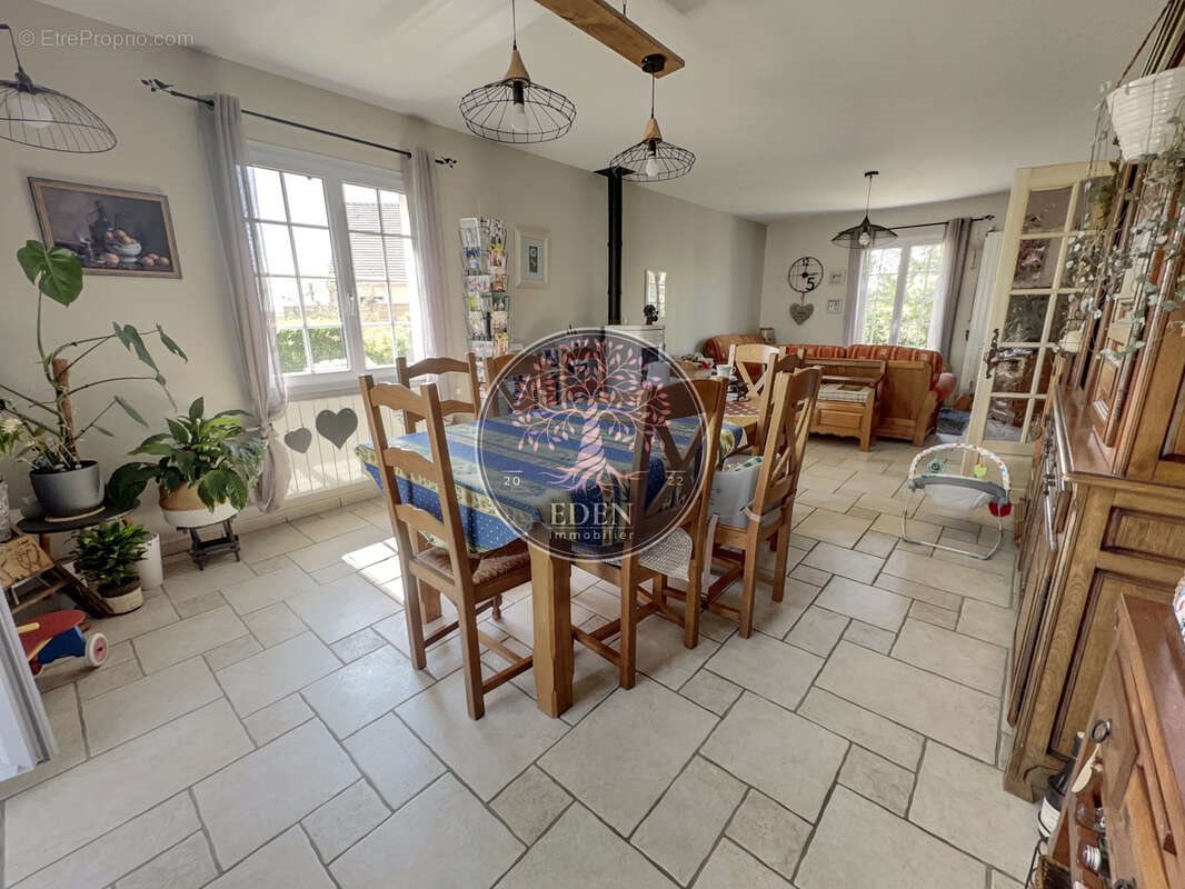 Maison à vendre, 165m², Tréon