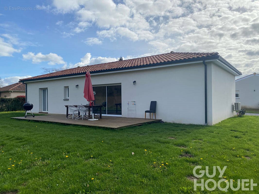 Maison à vendre, 103m², Carresse-Cassaber