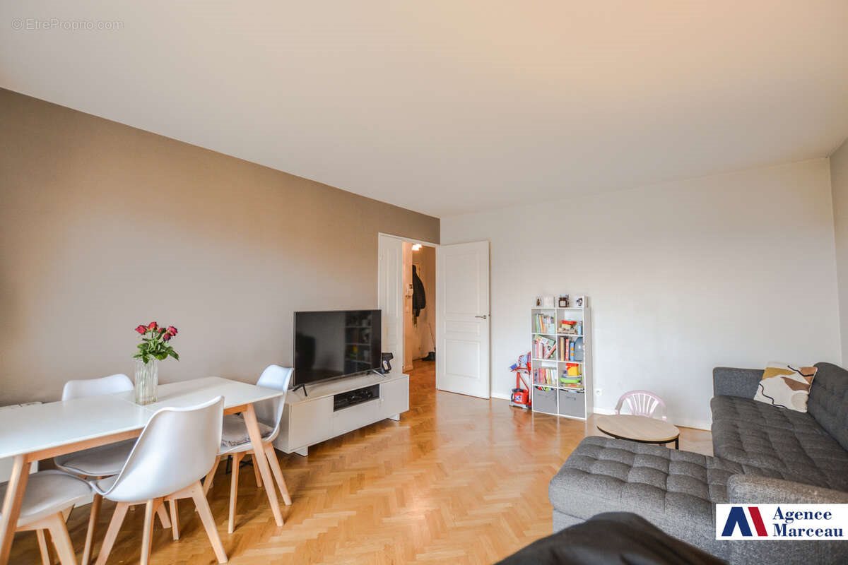 Appartement à vendre, 61m², Courbevoie