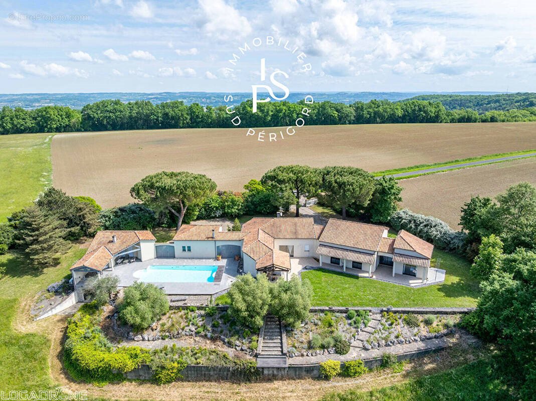 Maison à vendre, 242m², Sainte-Livrade-sur-Lot