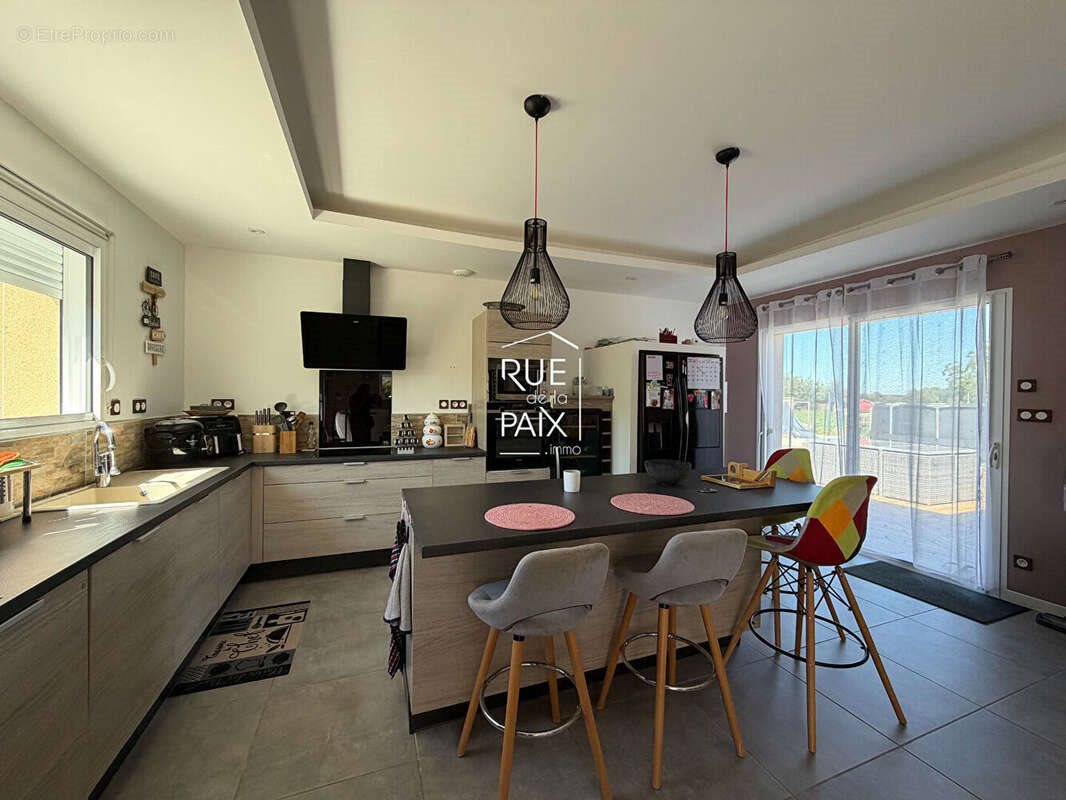 Maison à vendre, 110m², Sainte-Néomaye