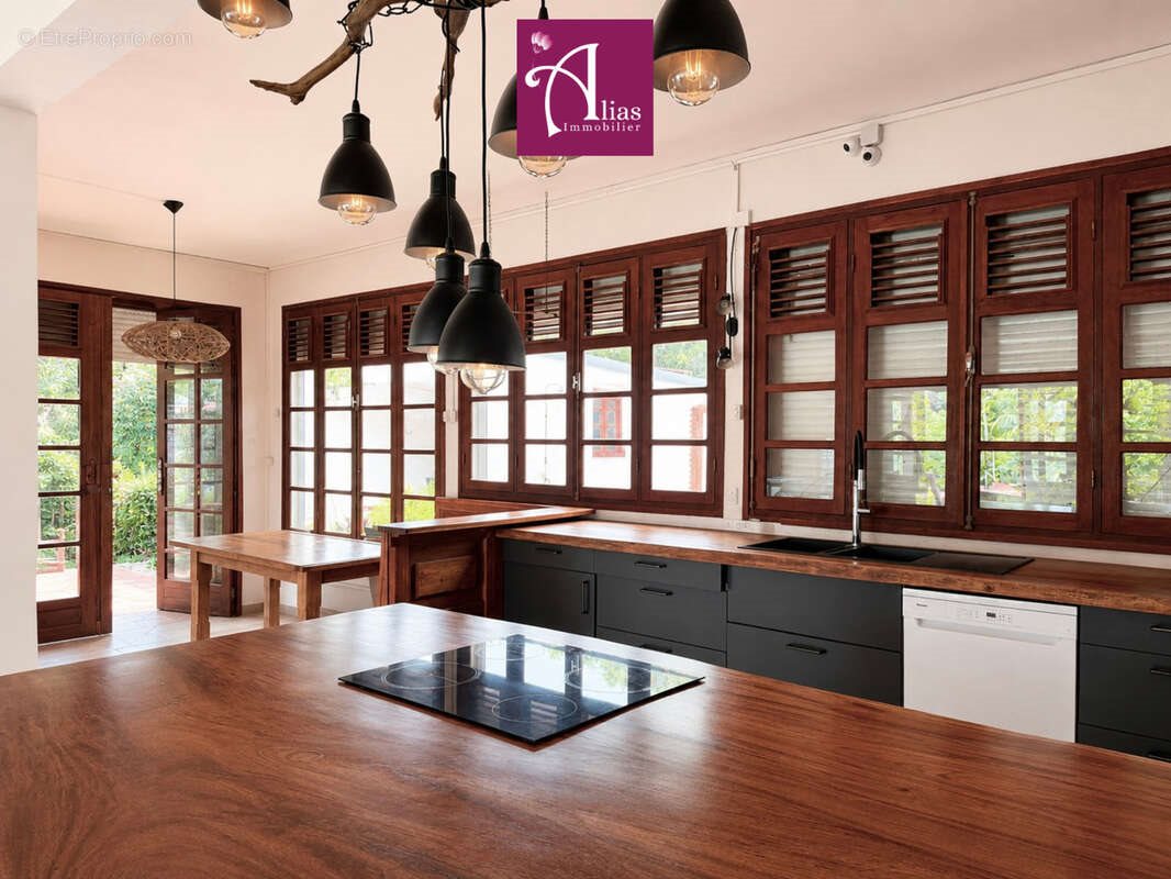 Maison à vendre, 180m², Petit-Bourg