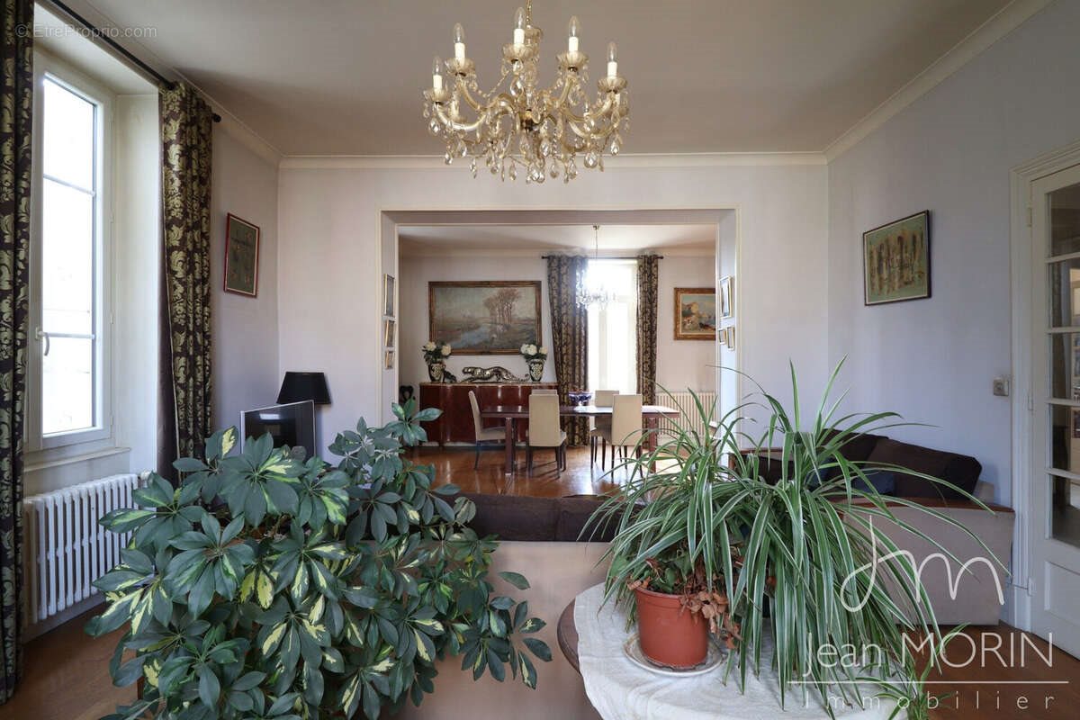 Maison à vendre, 300m², Tournon-sur-Rhône