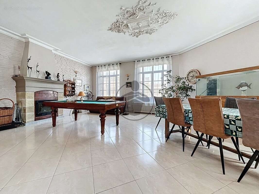 Maison à vendre, 202m², Sissy