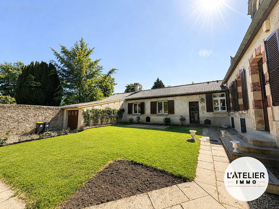 Maison à vendre, 173m², Villers-Allerand