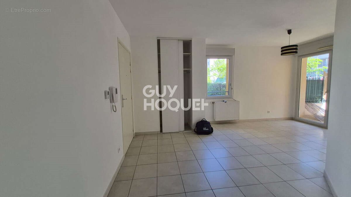 Appartement à vendre, 38m², Vénissieux