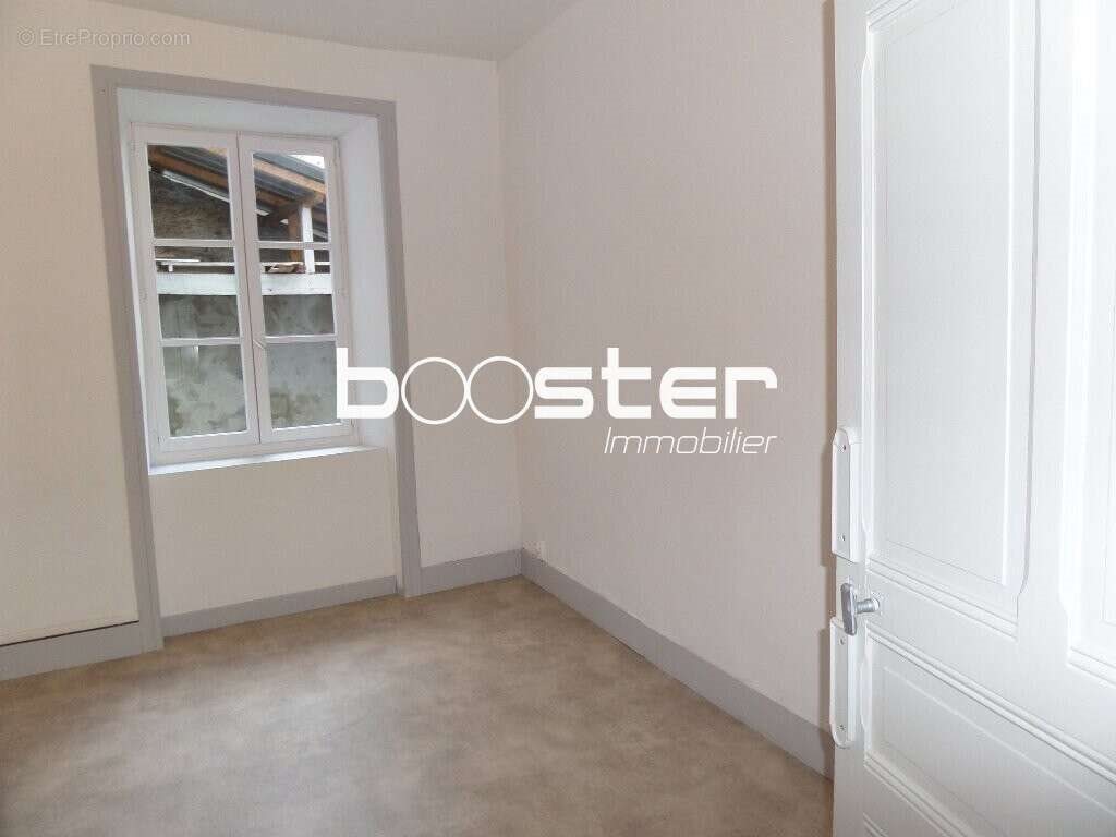 Maison à vendre, 86m², Saint-Yrieix-la-Perche