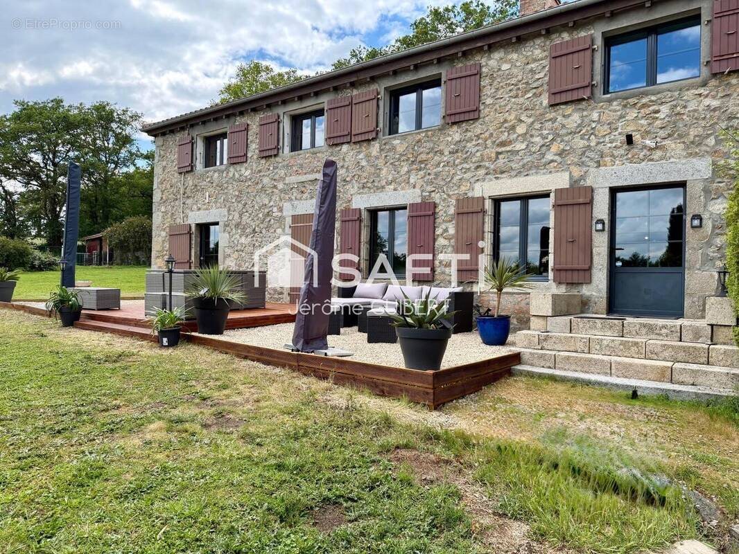 Maison à vendre, 328m², Bressuire