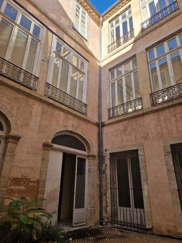 Appartement à vendre, 1148m², Villeneuve-lès-Béziers
