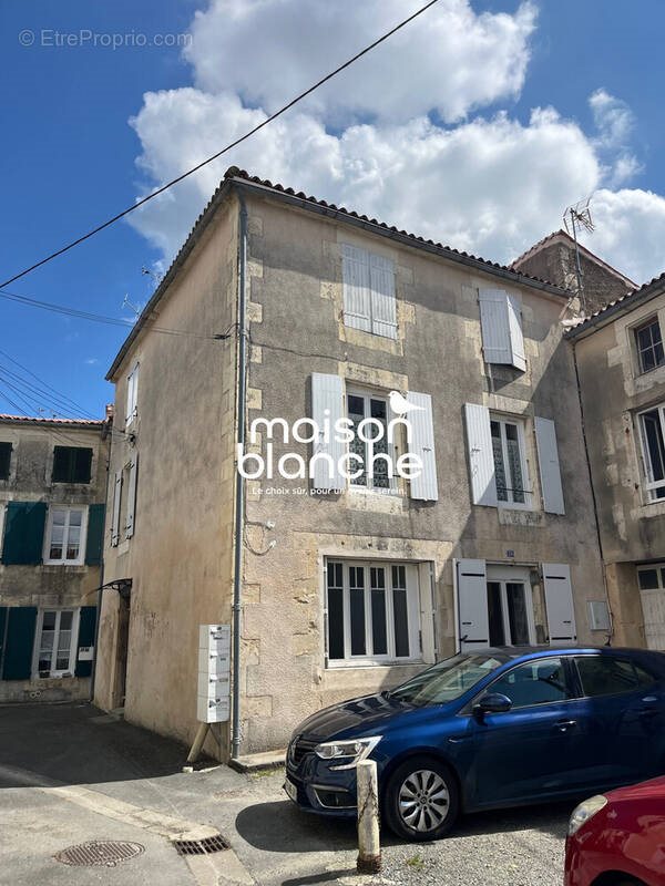 Appartement à vendre, 143m², Surgères