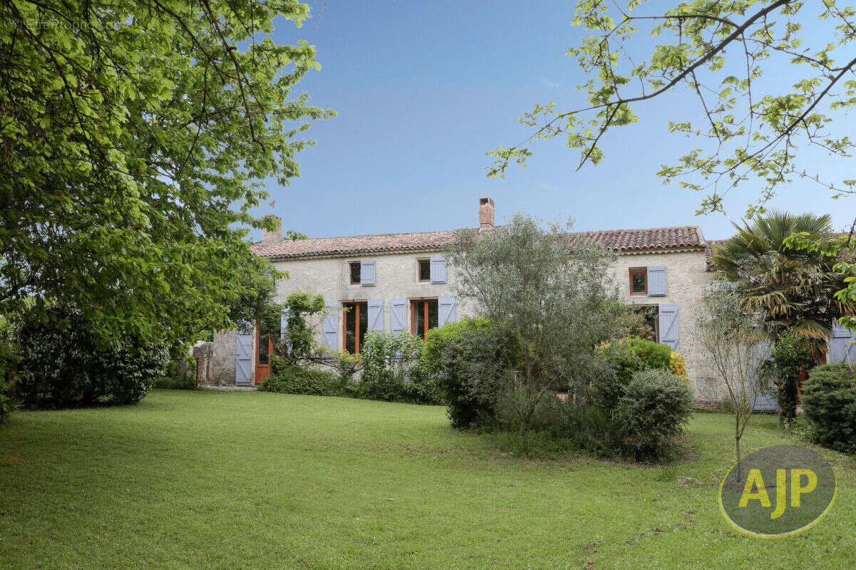 Maison à vendre, 160m², Civrac-en-Médoc