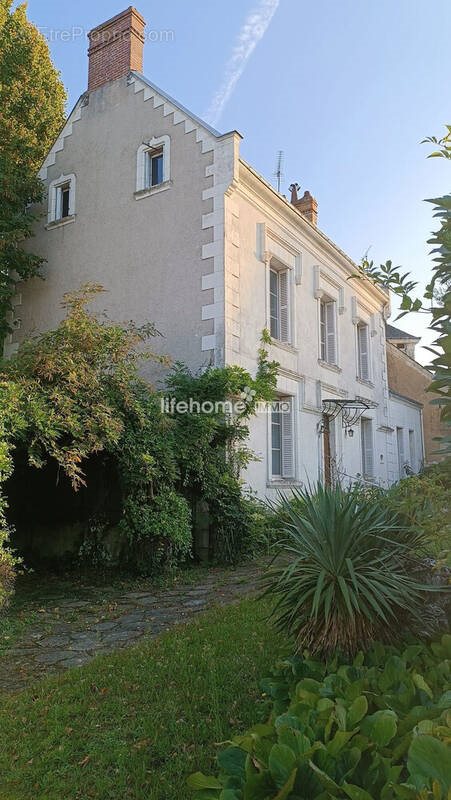 Maison à vendre, 194m², Charnizay