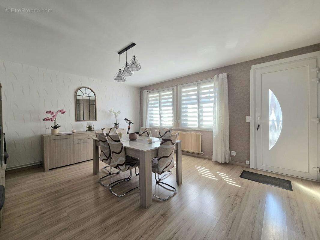 Maison à vendre, 108m², Walincourt-Selvigny