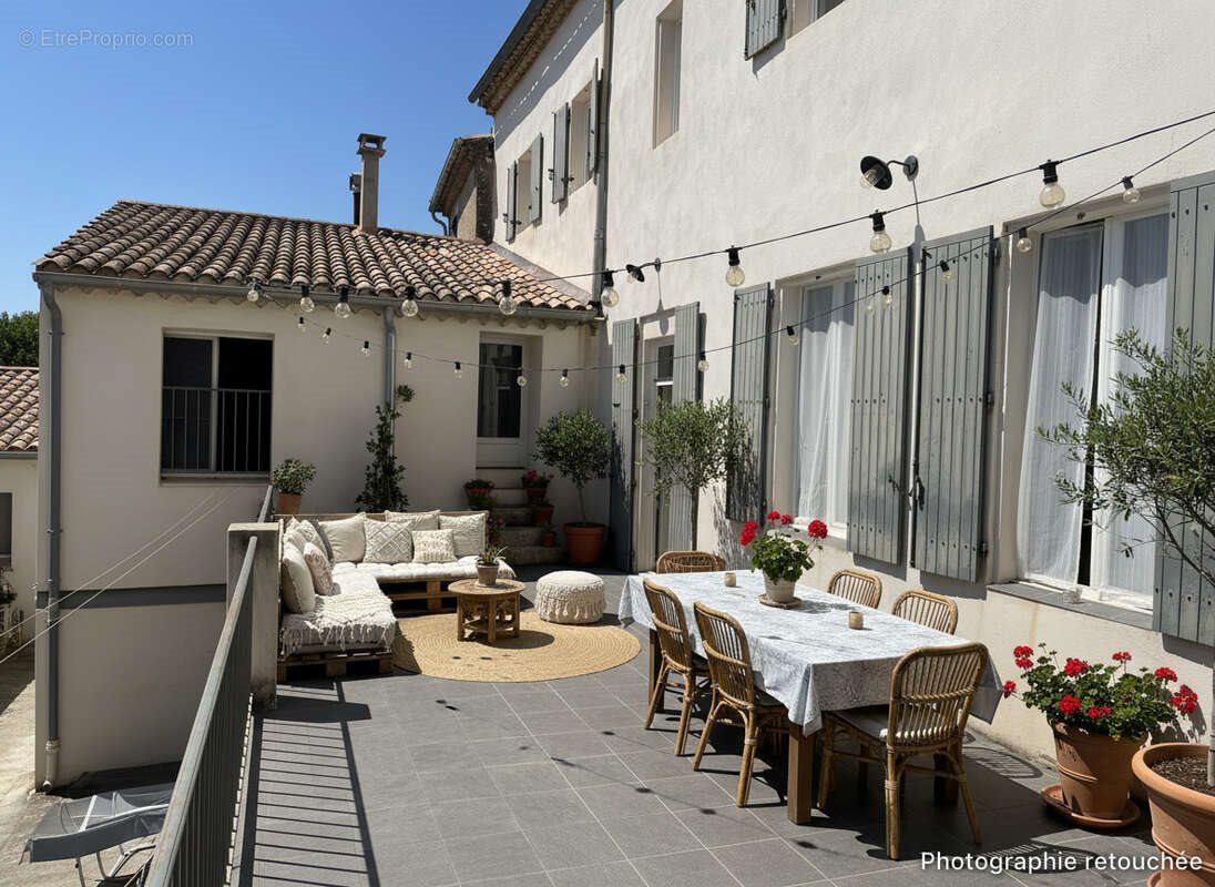 Maison à vendre, 672m², Saint-Geniès-de-Malgoirès