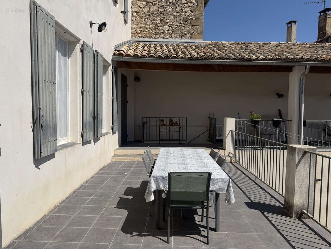 Maison à vendre, 672m², Saint-Geniès-de-Malgoirès