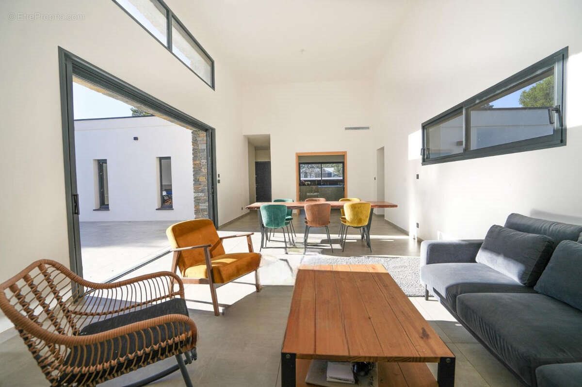 Maison à vendre, 199m², Nîmes