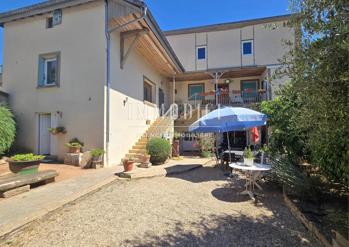 Maison à vendre, 222m², Davayé