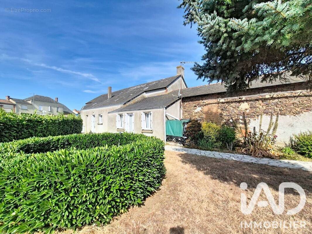 Maison à vendre, 105m², Cernusson
