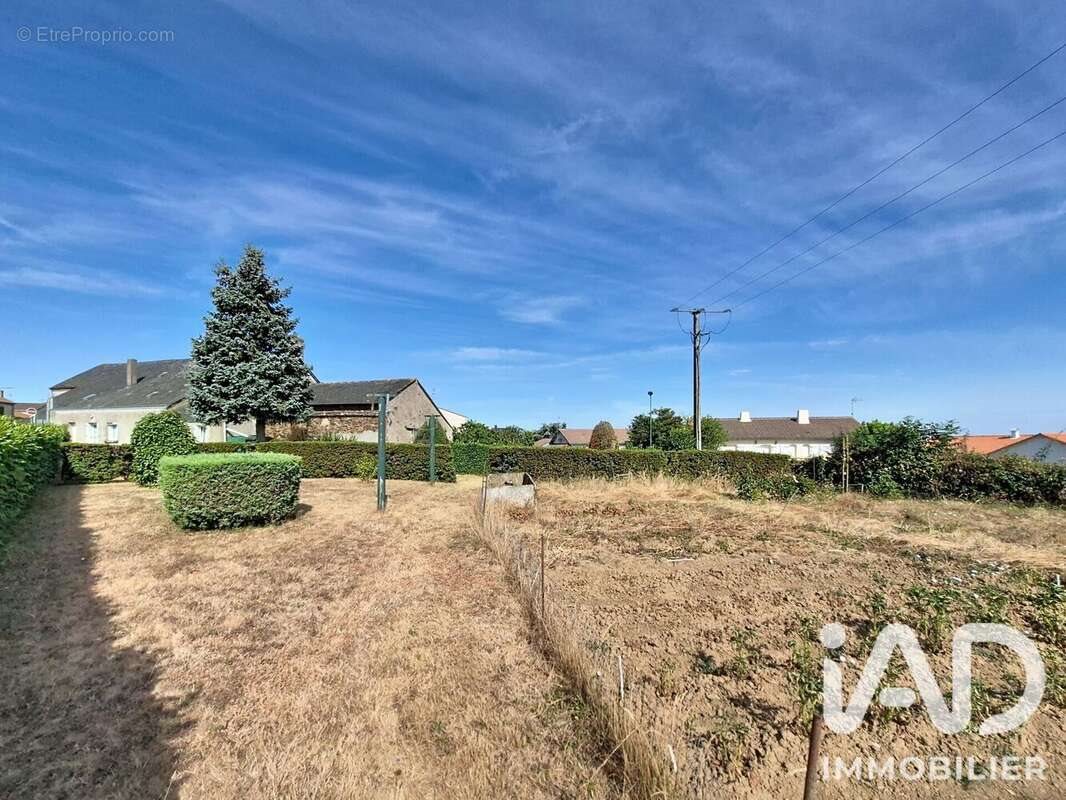 Maison à vendre, 105m², Cernusson
