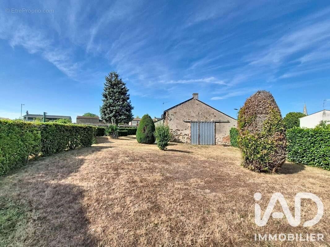 Maison à vendre, 105m², Cernusson