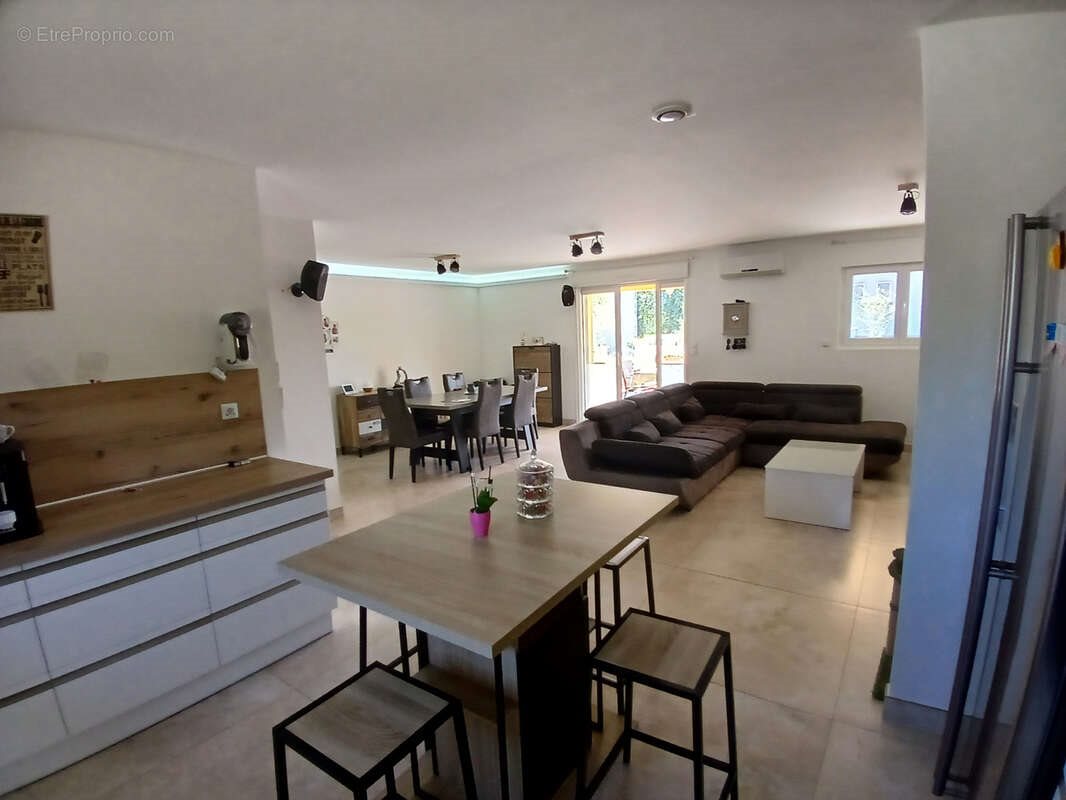 Maison à vendre, 160m², Saint-Martin-de-Valgalgues
