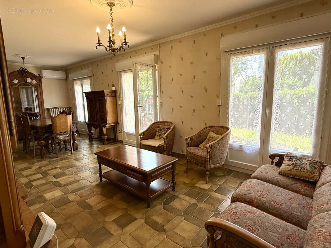 Maison à vendre, 76m², Belleu