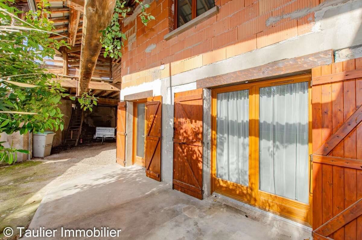 Maison à vendre, 155m², Chatte