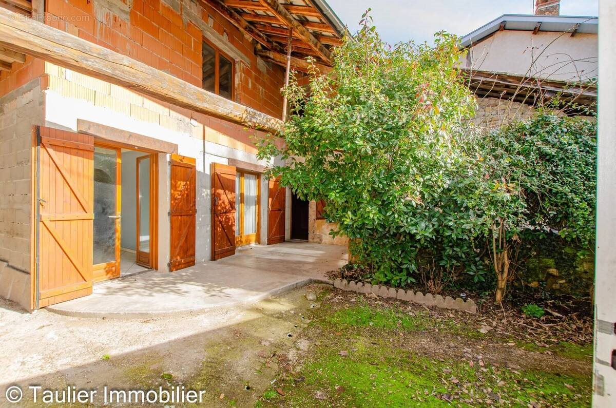 Maison à vendre, 155m², Chatte