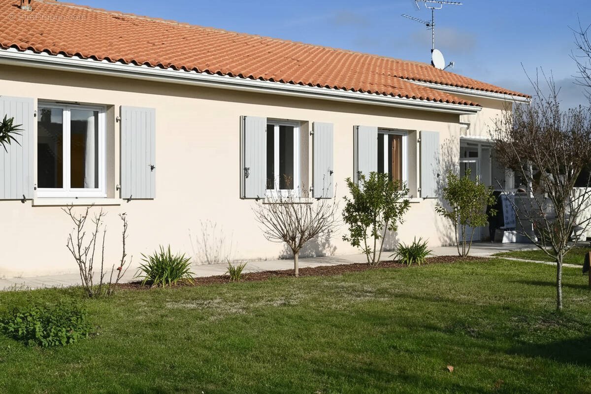 Maison à vendre, 190m², Gond-Pontouvre