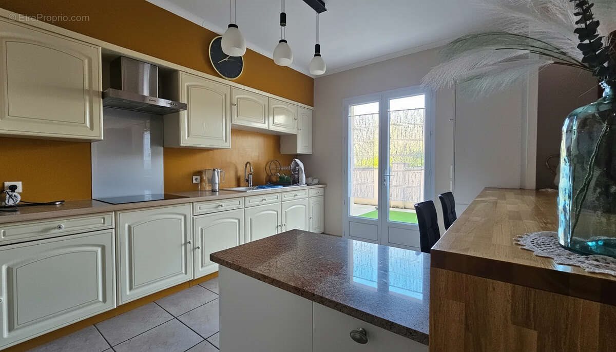 Maison à vendre, 190m², Gond-Pontouvre