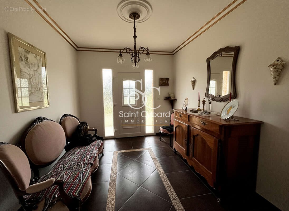 Maison à vendre, 190m², Gond-Pontouvre