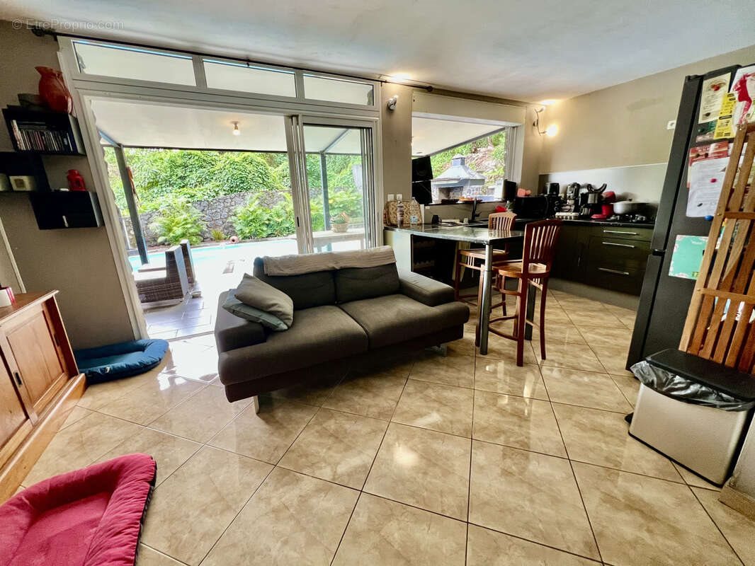 Maison à vendre, 63m², Le Tampon