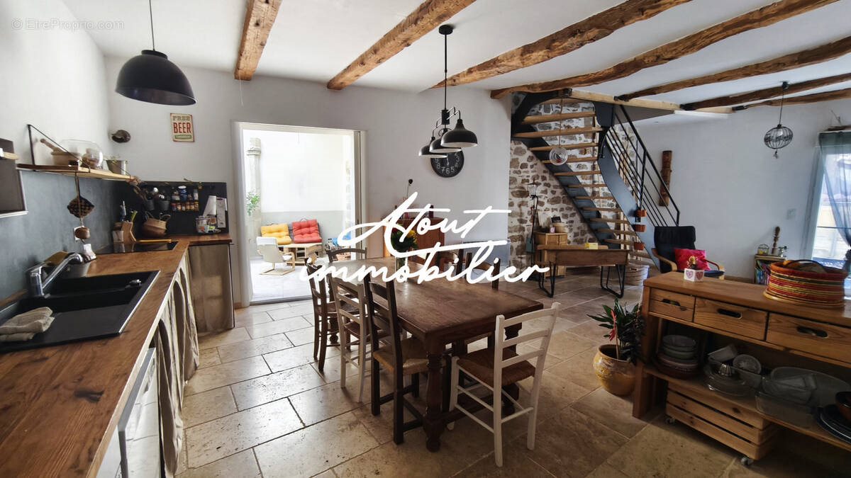 Maison à vendre, 140m², Gabian