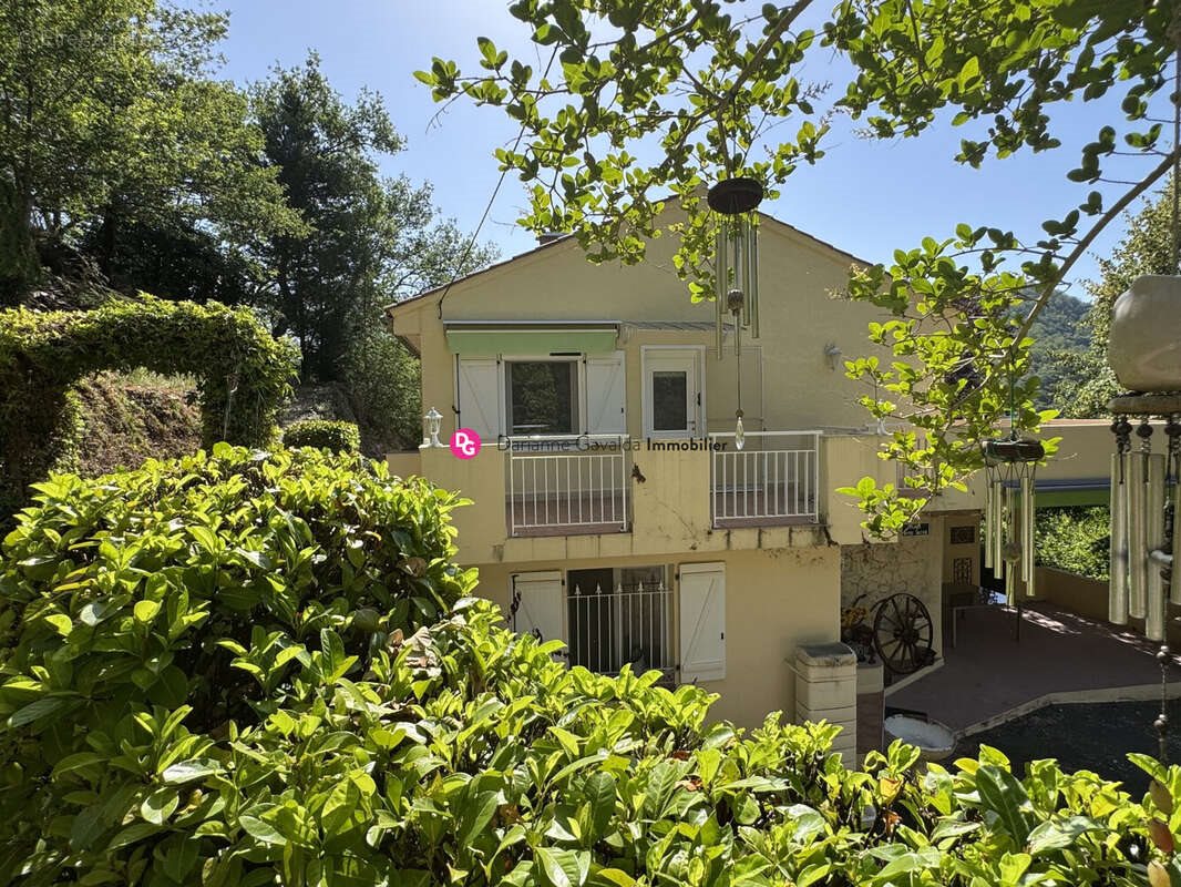 Maison à vendre, 150m², Saint-Parthem