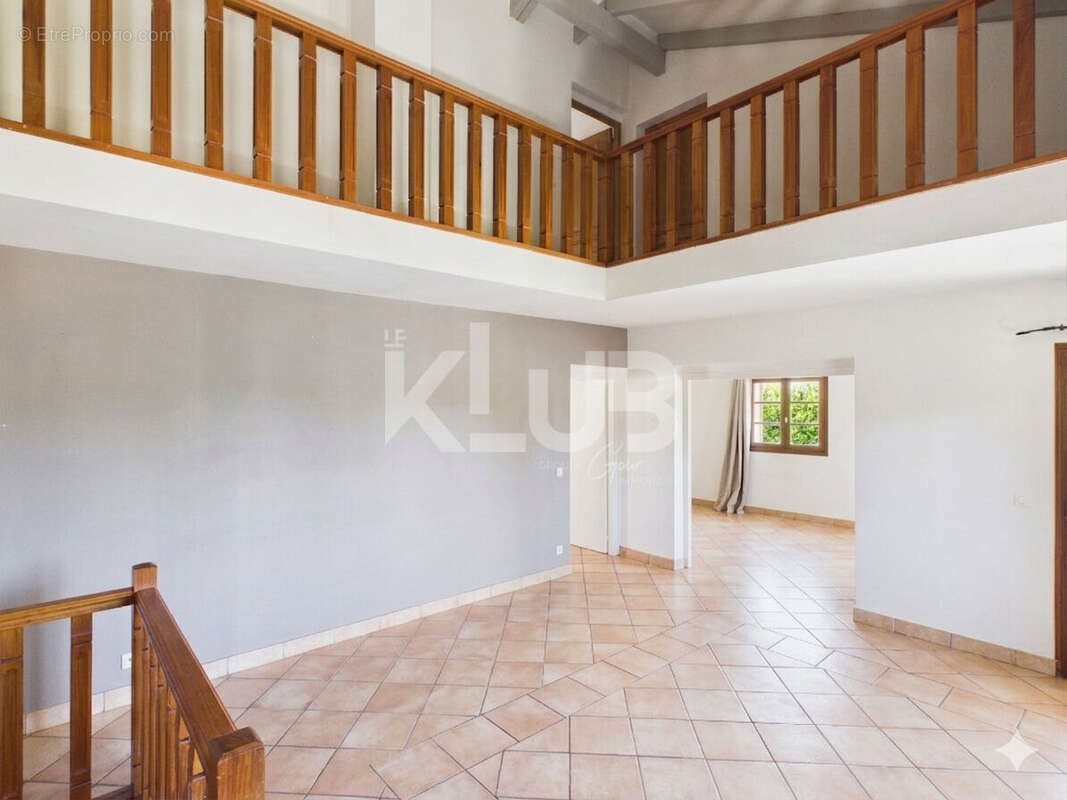 Maison à vendre, 242m², Corte