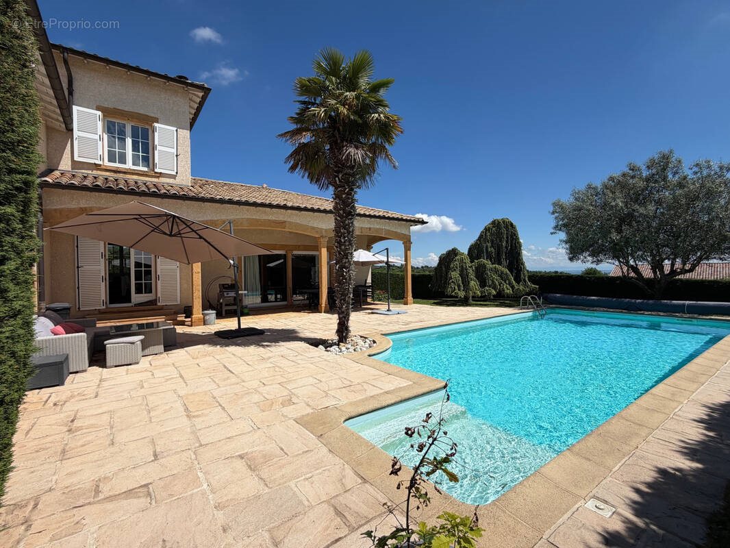 Maison à vendre, 228m², Cogny