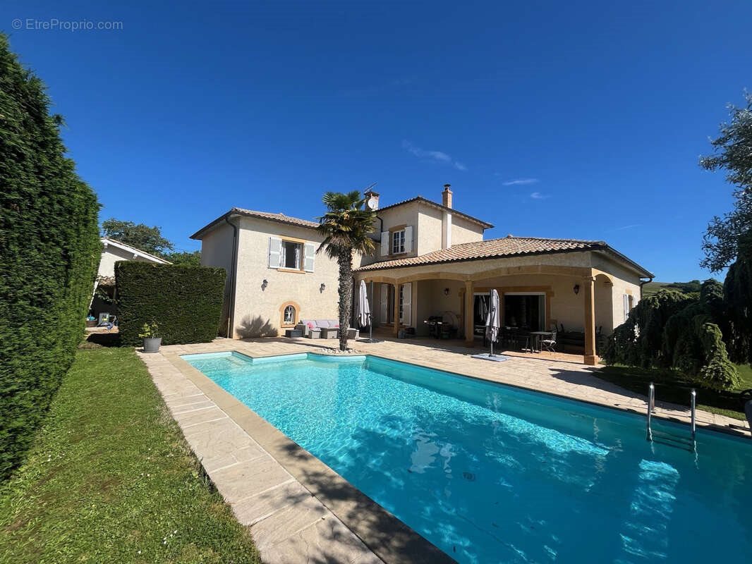 Maison à vendre, 228m², Cogny