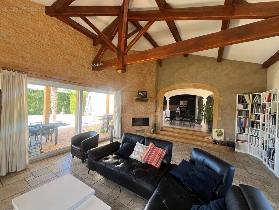 Maison à vendre, 228m², Cogny