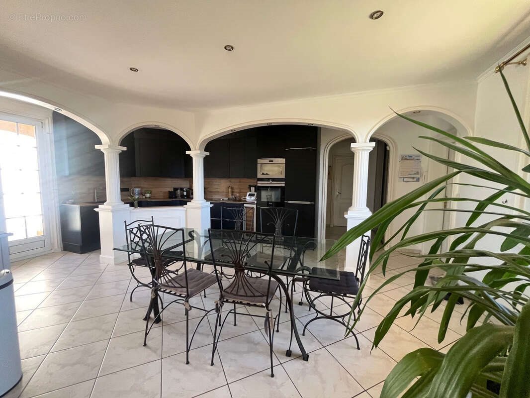 Maison à vendre, 228m², Cogny